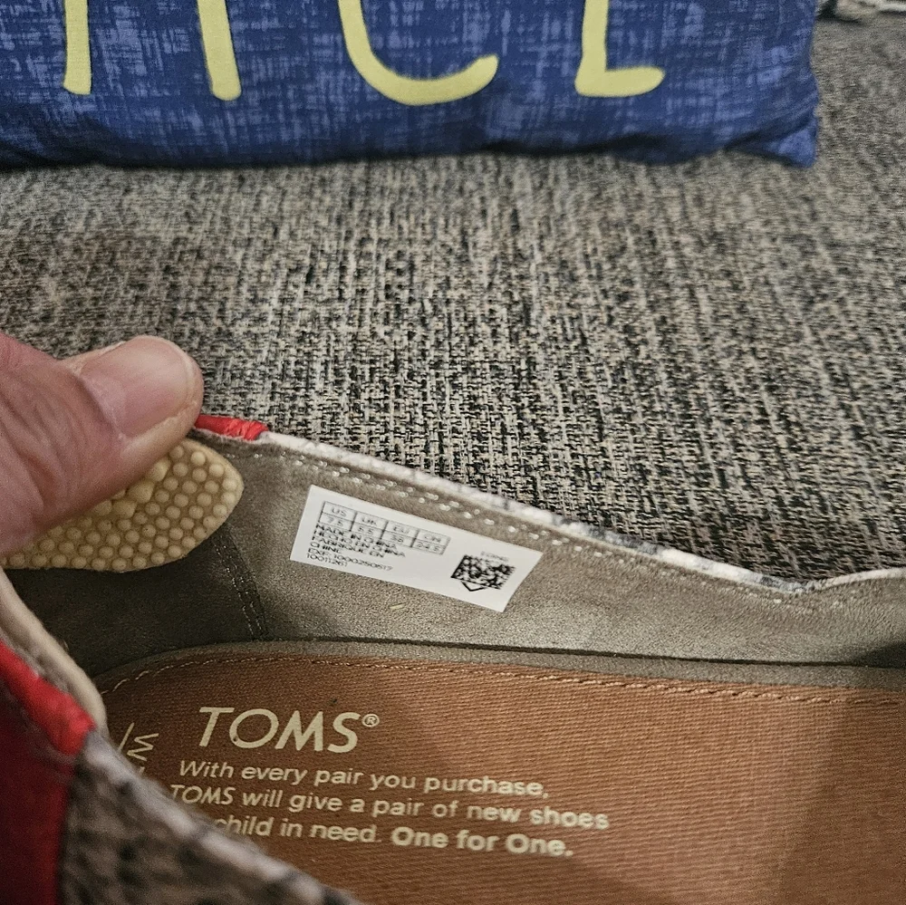 TOMS Red Snake Print Ballet Flats Slip On Shoes Womens‎ Size 7.5
